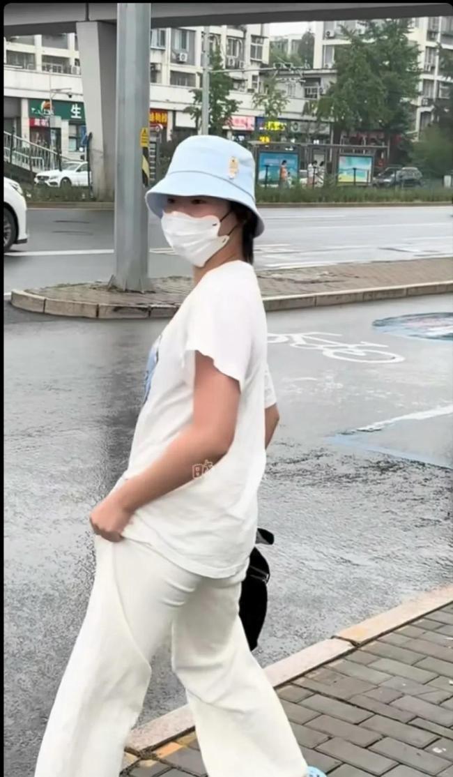 全红婵回家摘荔枝 果园里的沉重心情