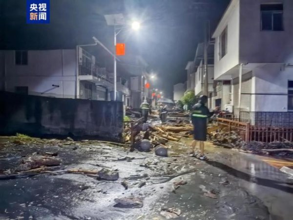 鼎茂策略 四川松潘发生泥石流 904户2208人提前转移 未造成人员伤亡